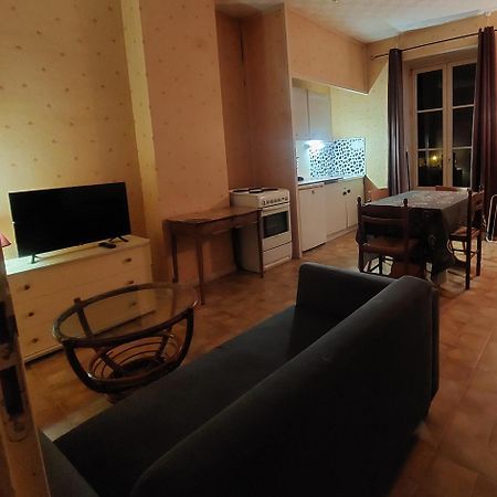 Les Hortensias Studio 6 Бурбон-ле-Ба Екстериор снимка