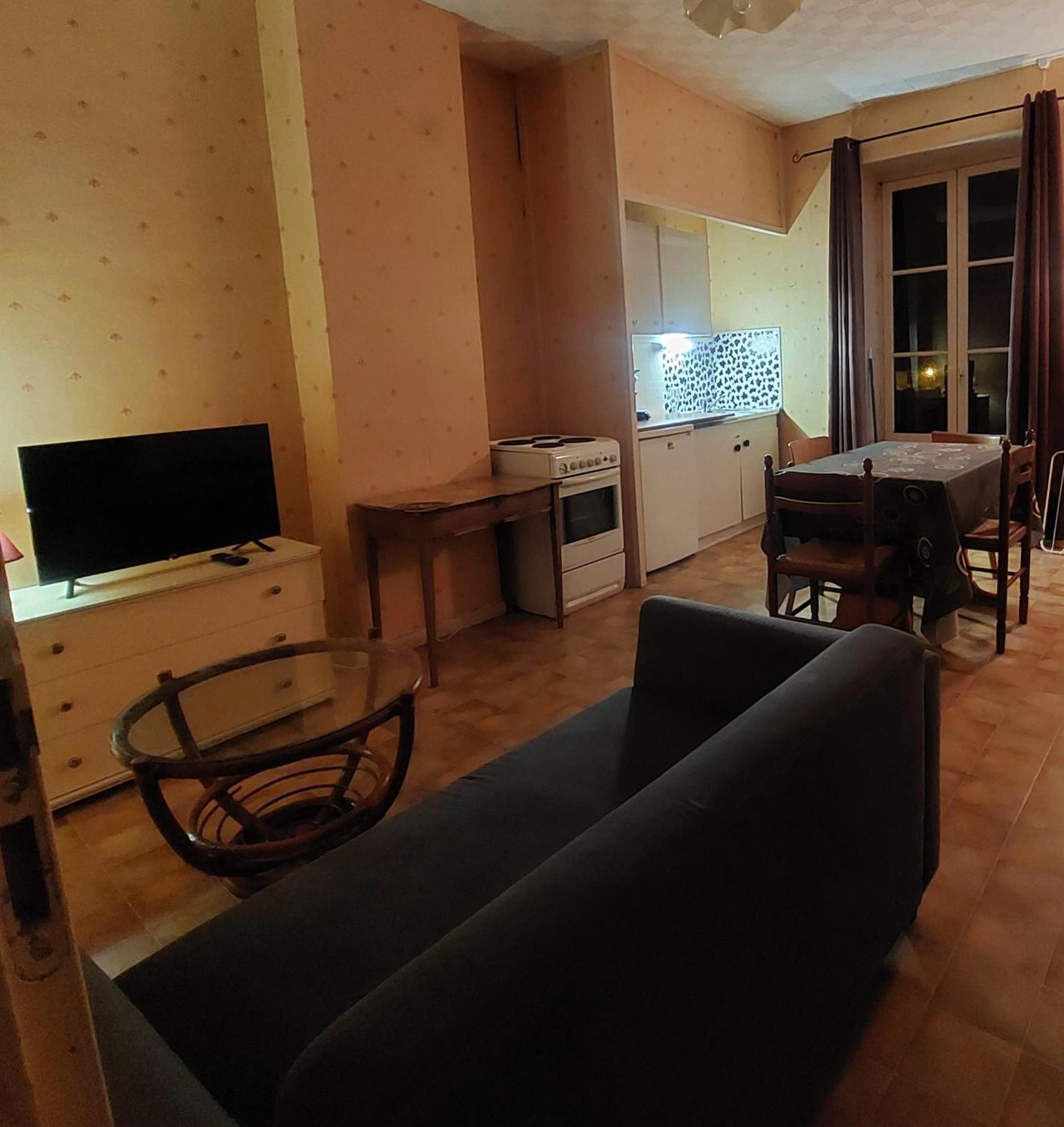 Les Hortensias Studio 6 Бурбон-ле-Ба Екстериор снимка
